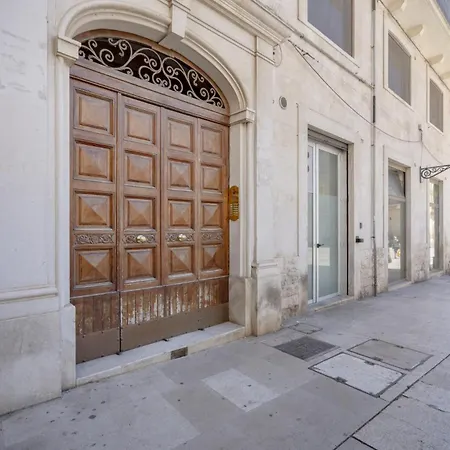 Mercantile 76 * Bari